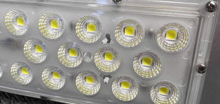 LED flood light for outdoor building and stadium lighting