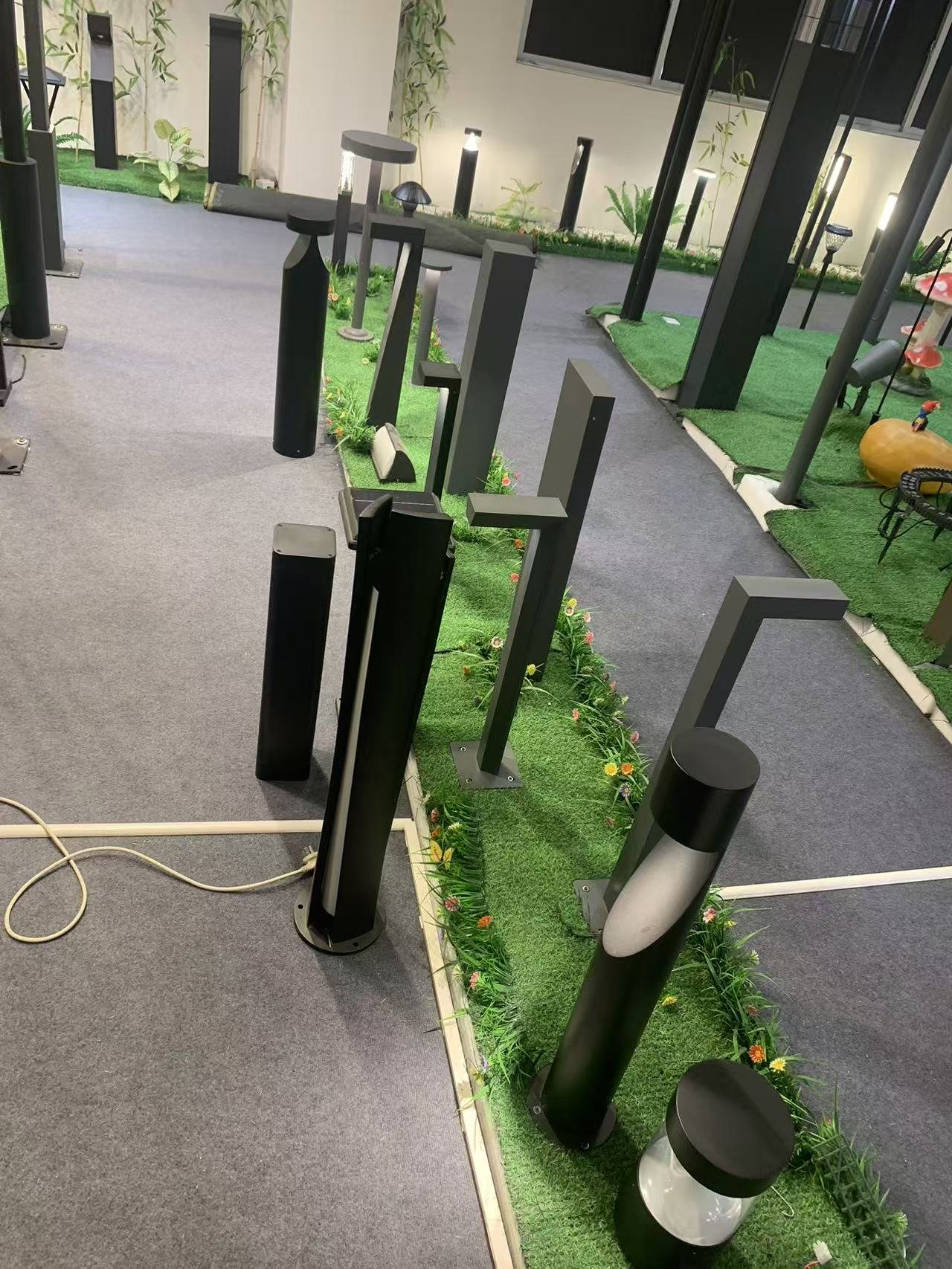 LED Garden Bollard Light — Modern pillar design with IP65 for landscape pathways
